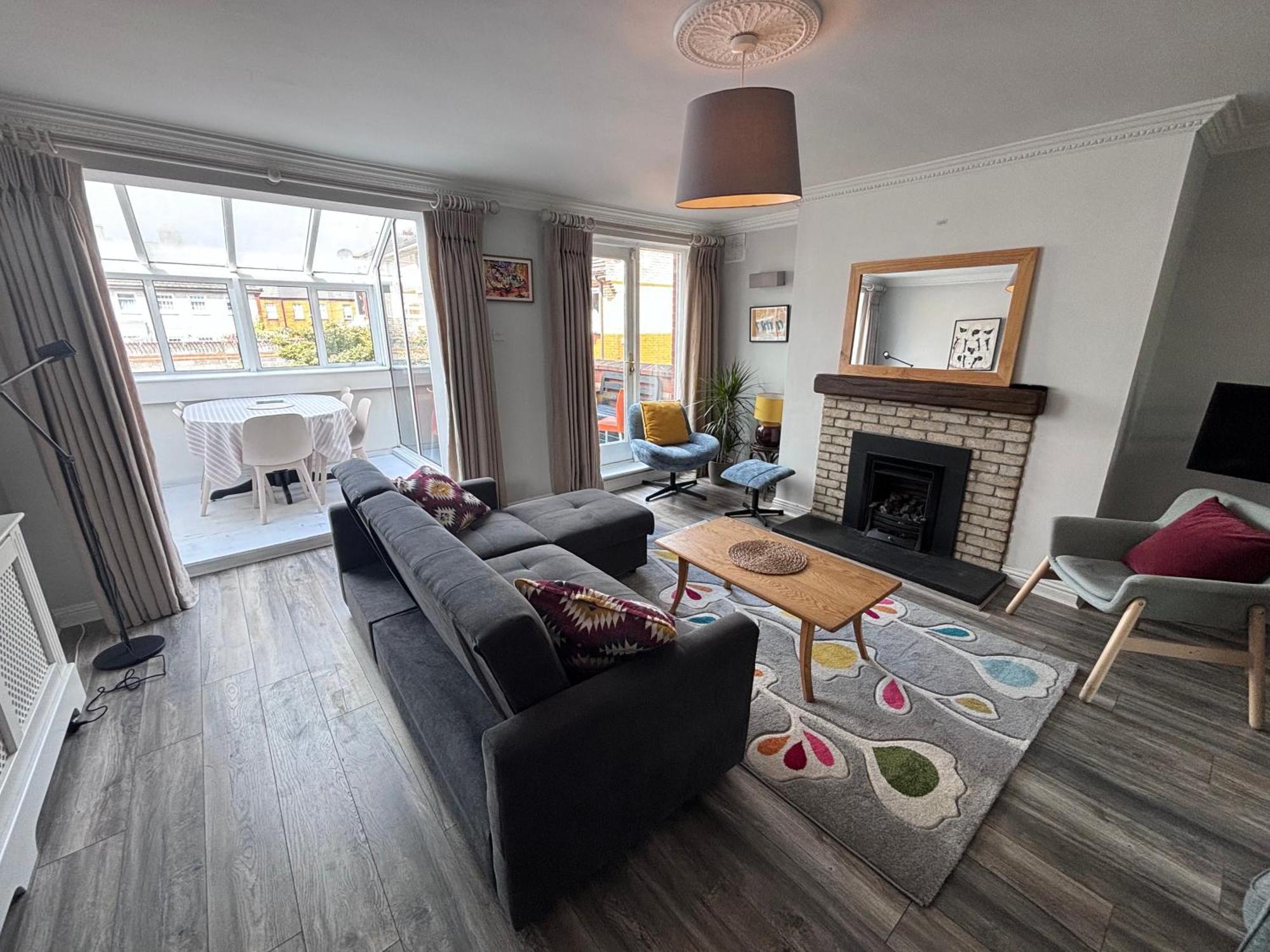 Central, Comfortable And Spacious 4 Bed Duplex Dublin Exterior photo